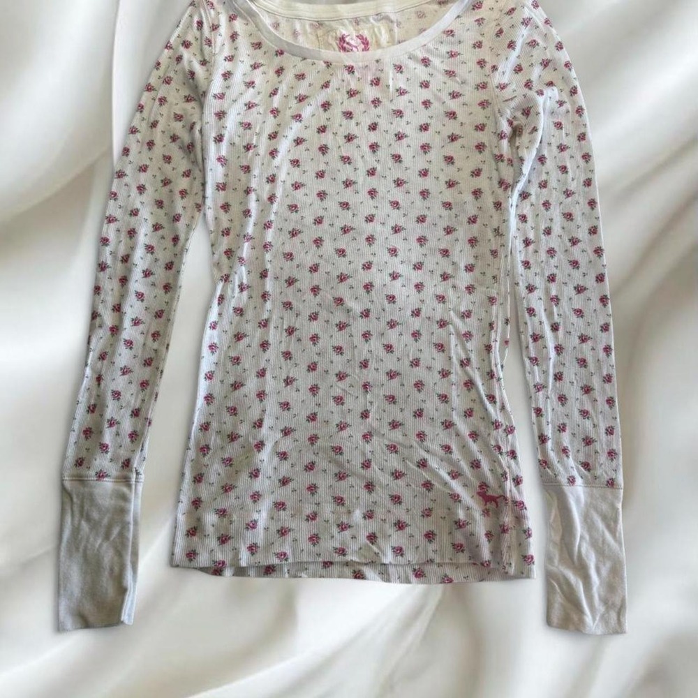 Y2K vintage 2007 Victoria's Secret PINK floral henley long sleeve